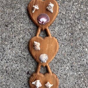 Rustic Heart-Shaped Wall Decor with Seashells